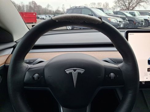 Used 2022 Tesla Model 3 image 19