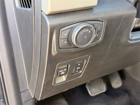 Used 2020 Ford F150 Lariat image 19