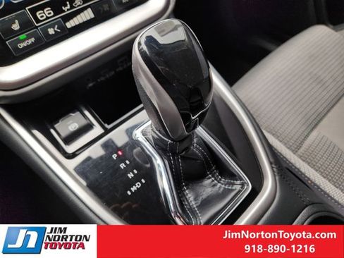 Used 2024 Subaru Outback Premium AWD/4WD image 21
