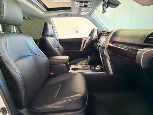Used 2022 Toyota 4Runner Limited AWD/4WD image 26