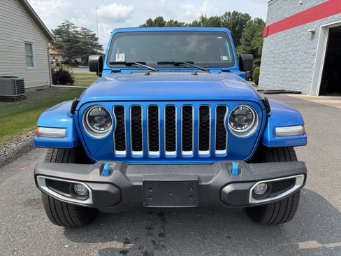 Used 2023 Jeep Wrangler Unlimited Sahara w/ Cold Weather Group AWD/4WD image 9
