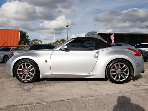 Used 2010 Nissan 370Z Touring image 8
