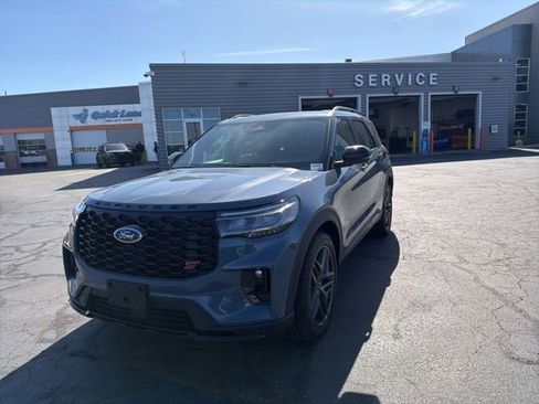 Used 2025 Ford Explorer ST AWD/4WD image 15