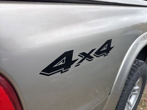 Used 2003 Dodge Dakota SLT image 11