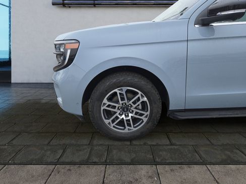 Certified 2025 Ford Expedition Active image 27