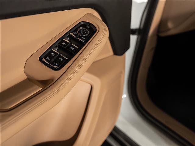 Used 2026 Porsche Macan AWD/4WD image 28