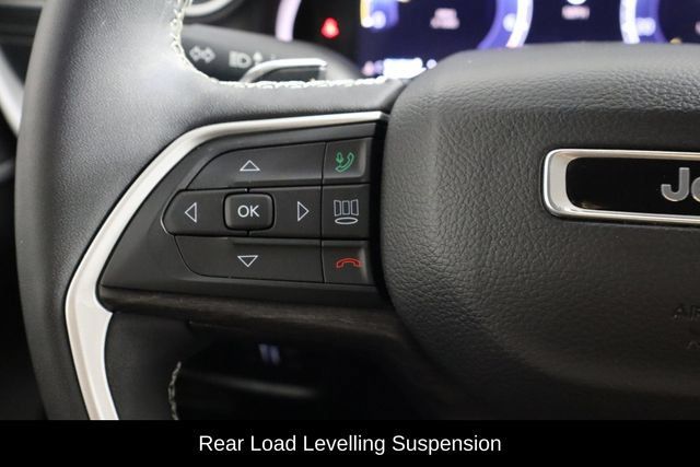Used 2023 Jeep Grand Cherokee Limited w/ Black Appearance Package RWD image 8