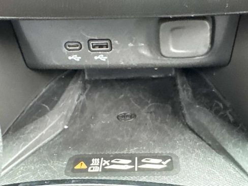Used 2025 Buick Envista Sport Touring w/ Convenience I Package FWD image 23