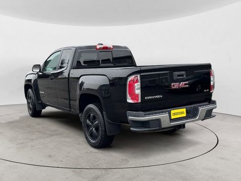 Used 2016 GMC Canyon SLE image 3