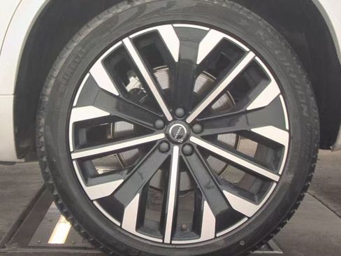Used 2025 Volvo XC90 B6 Plus AWD/4WD image 13