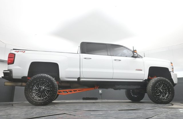 Used 2018 Chevrolet Silverado 2500 High Country w/ Duramax Plus Package AWD/4WD image 48