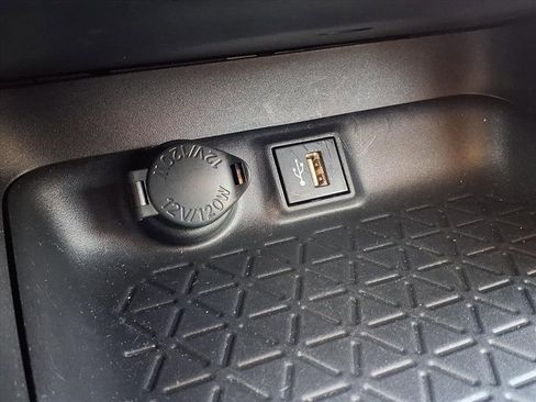 Used 2024 Toyota RAV4 XLE image 27