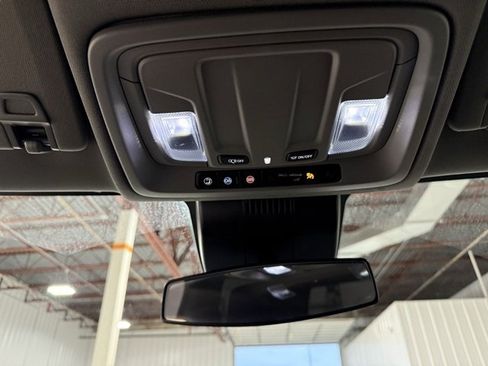Used 2024 GMC Sierra 1500 SLE image 28