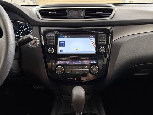 Used 2015 Nissan Rogue SV w/ SV Premium Package image 17