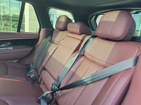 New 2026 Land Rover Range Rover SE image 15