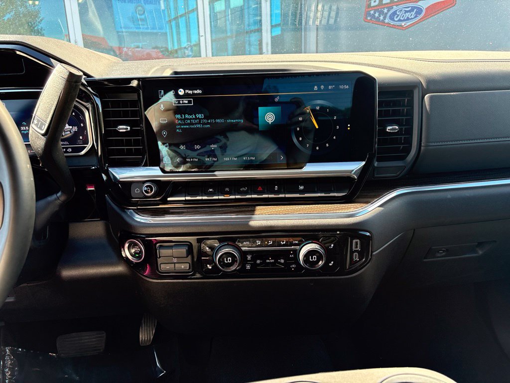 Used 2025 Chevrolet Silverado 1500 LT AWD/4WD image 23