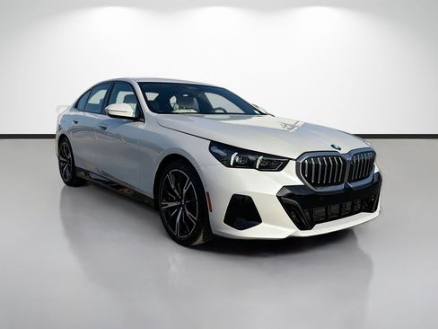 New 2027 BMW 530i w/ M Sport Package RWD image 1