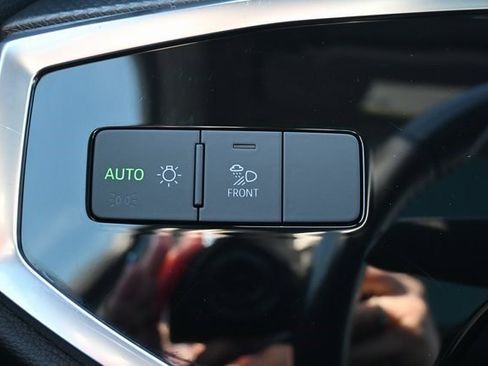 Used 2020 Audi Q3 2.0T Prestige image 40