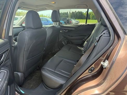 Used 2022 Subaru Outback Limited AWD/4WD image 9