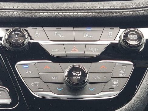 New 2026 Chrysler Pacifica Select AWD/4WD image 29