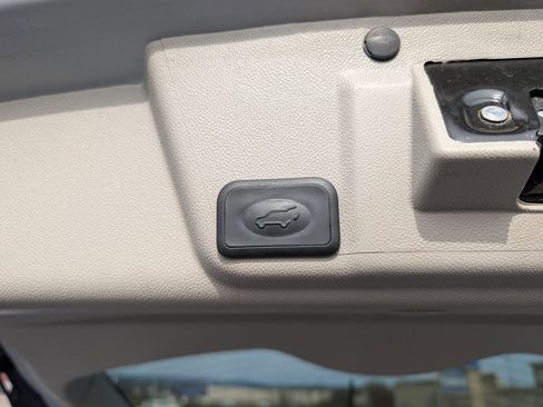 Used 2017 Buick Enclave Premium w/ Experience Buick Package image 10