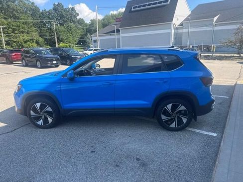 Used 2025 Volkswagen Taos SE AWD/4WD image 6