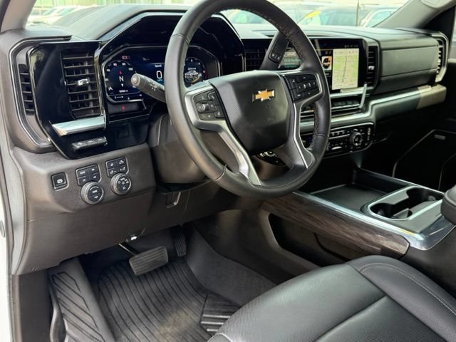 Used 2025 Chevrolet Silverado 2500 LTZ w/ LTZ Premium Package AWD/4WD image 14