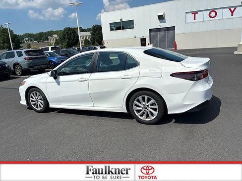 Used 2022 Toyota Camry LE FWD image 12