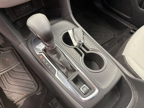 Used 2023 Chevrolet Equinox LT FWD image 22