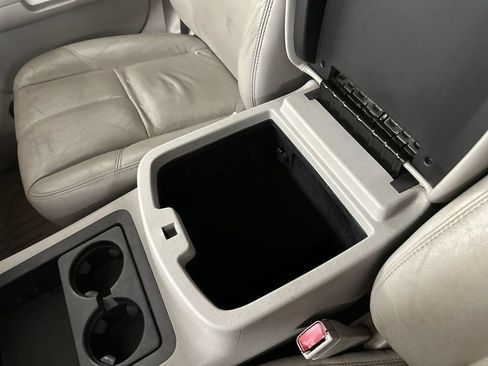 Used 2007 GMC Yukon XL SLT w/ SLT Preferred Equipment Group AWD/4WD image 49