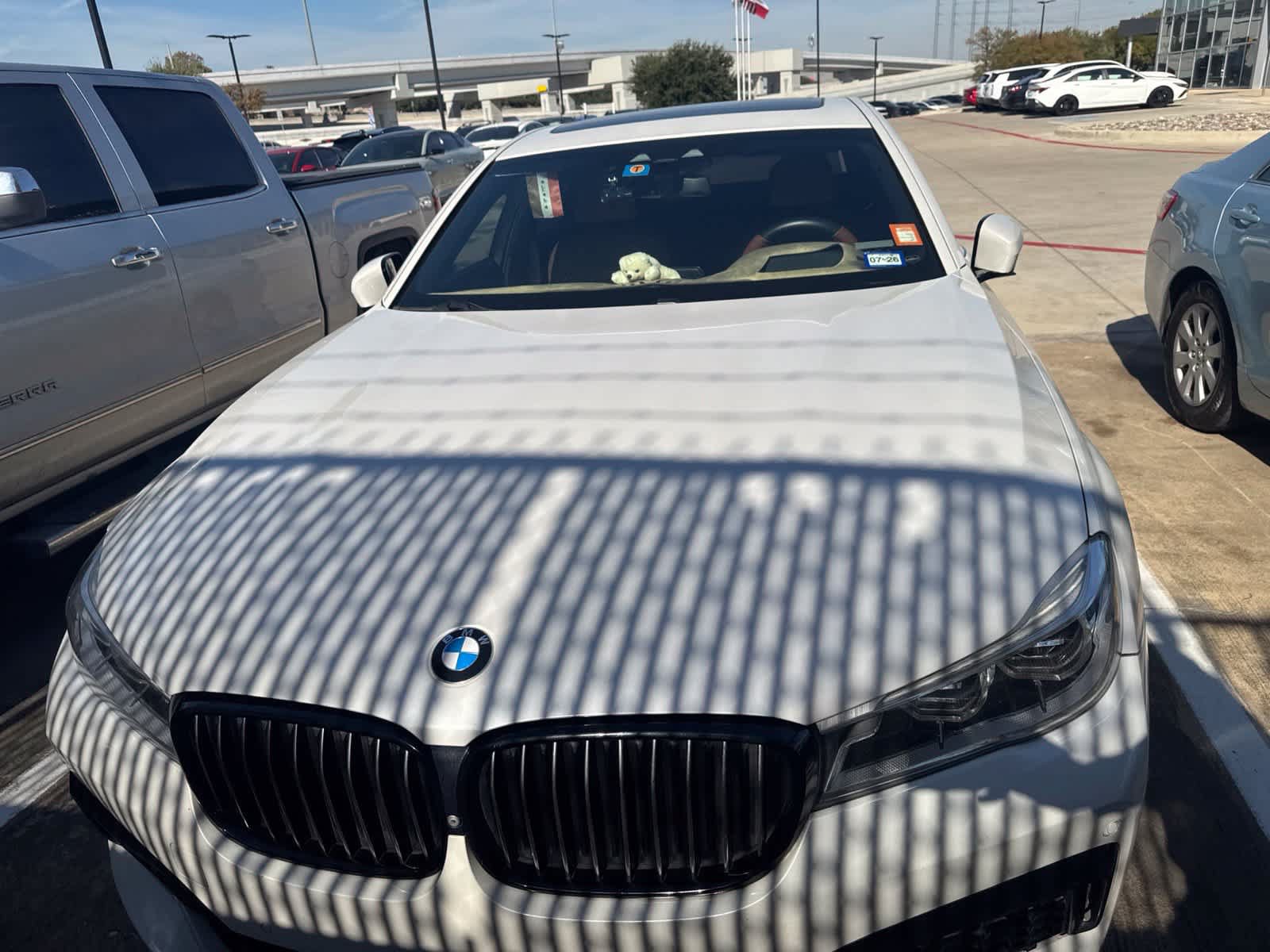 Used 2017 BMW 750i RWD image 2