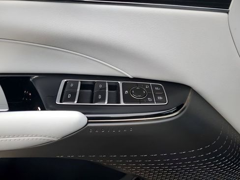 Certified 2024 Cadillac Lyriq Luxury image 28