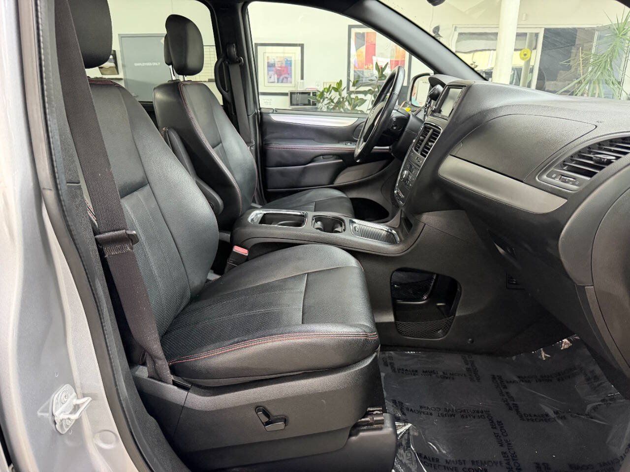 Used 2019 Dodge Grand Caravan GT FWD image 17