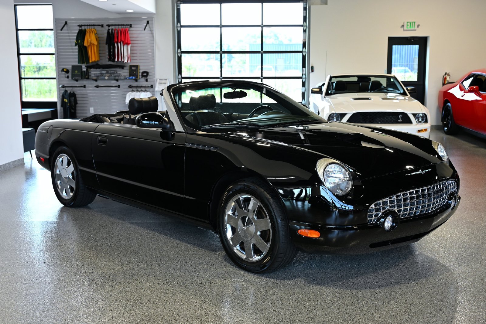Used 2002 Ford Thunderbird RWD image 3