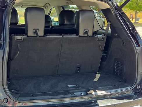 Used 2019 Nissan Pathfinder SL AWD/4WD image 9