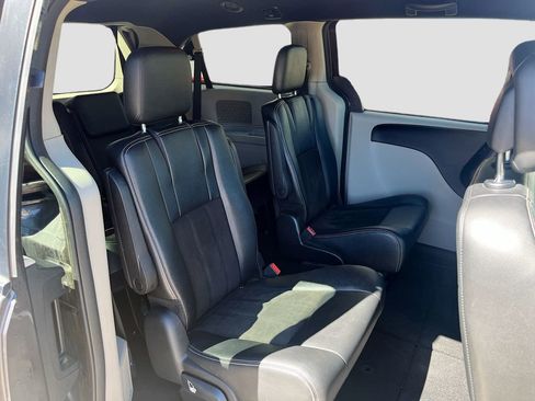 Used 2020 Dodge Grand Caravan SXT image 27