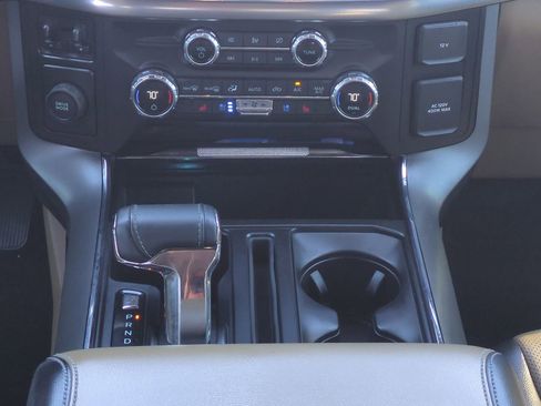 Used 2021 Ford F150 Lariat w/ Equipment Group 501A Mid image 17