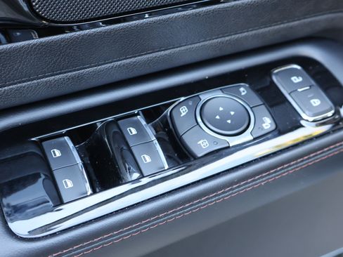 Used 2021 Lincoln Aviator 2WD w/ Elements Package image 15