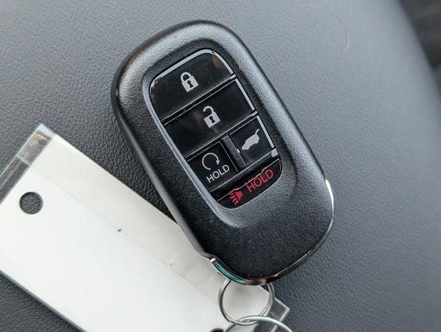Used 2025 Honda HR-V Sport image 29