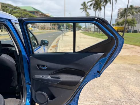 Used 2022 Nissan Kicks SV FWD image 11