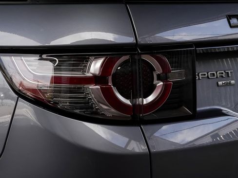 Used 2019 Land Rover Discovery Sport HSE image 18