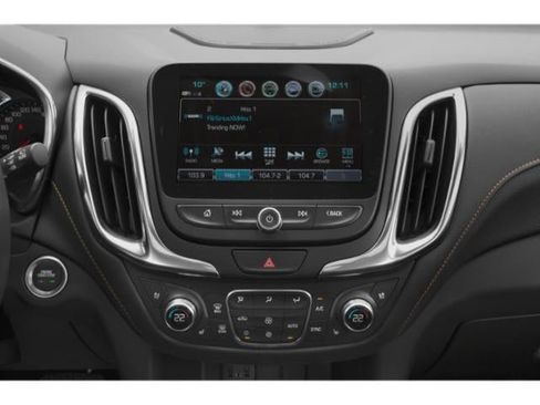 Used 2018 Chevrolet Equinox Premier image 10