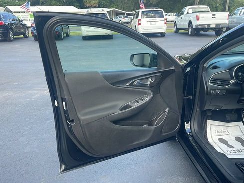 Used 2016 Chevrolet Malibu LT FWD image 7