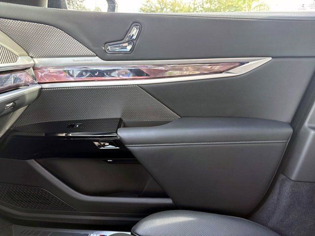 Certified 2023 BMW i7 xDrive60 AWD/4WD image 22