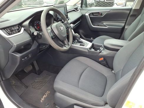 Used 2019 Toyota RAV4 LE AWD/4WD image 14
