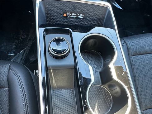 New 2026 Chevrolet Equinox LT w/ Convenience Package II image 17