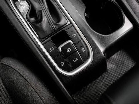 Used 2019 Hyundai Santa Fe SEL image 37