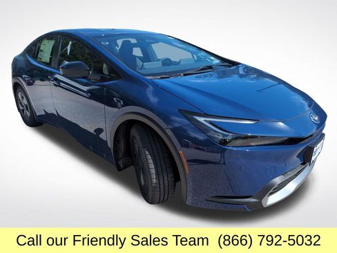 New 2026 Toyota Prius Plug-In Hybrid FWD image 7
