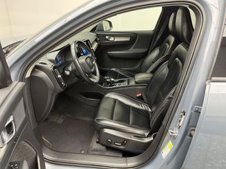 Used 2023 Volvo XC40 B5 Core AWD/4WD video 3