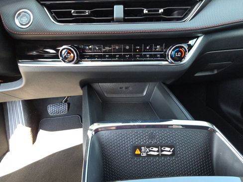 New 2026 Chevrolet Equinox RS w/ Convenience Package III FWD image 23